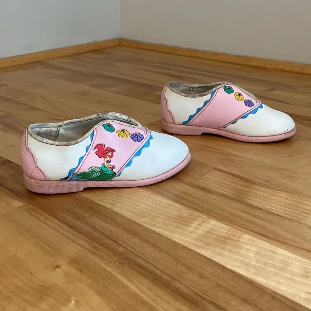 Disney Little Mermaid Children's Vintage Pink & White Oxford Flat Loafer Size 5